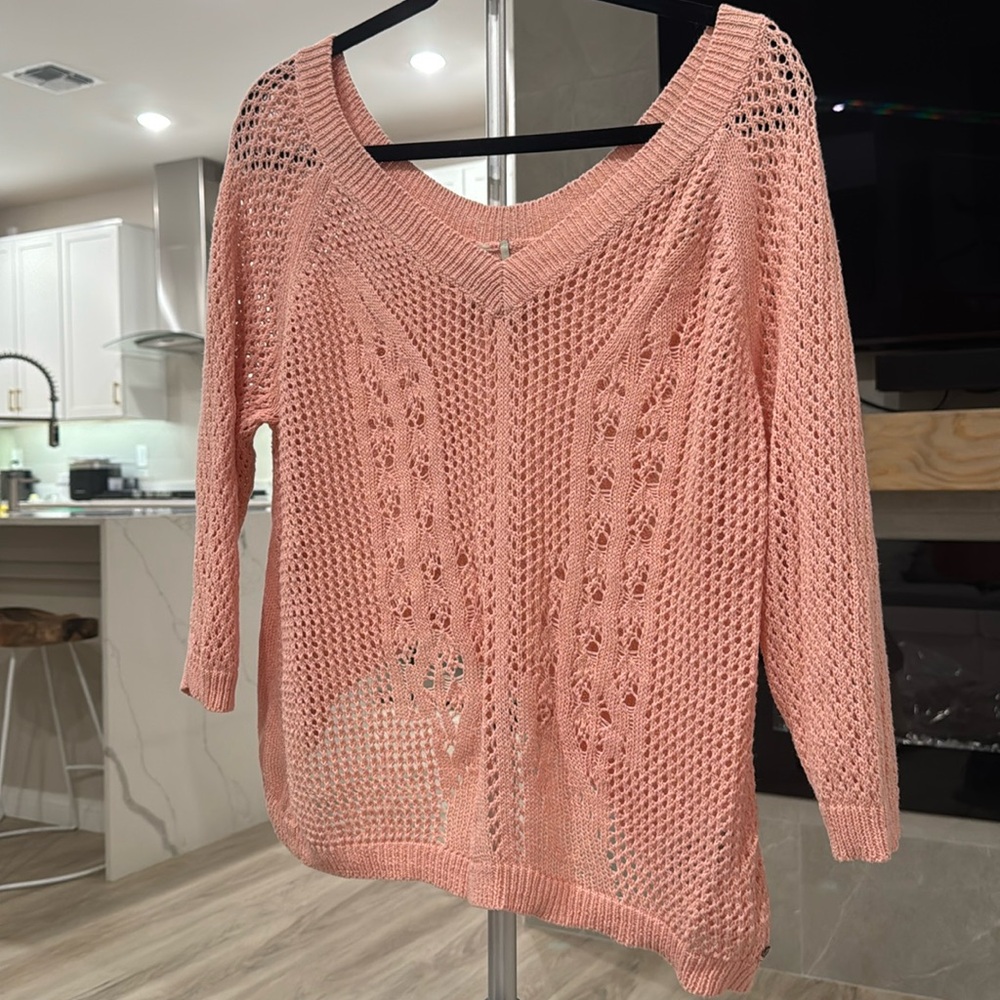 Guess top pink open weave medium